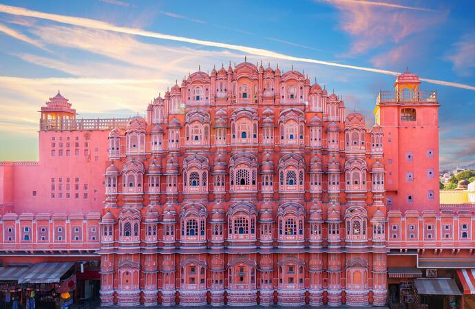 Blick auf den Hawa Mahal Palast in Jaipur auf einer Indien Reise mit SKR