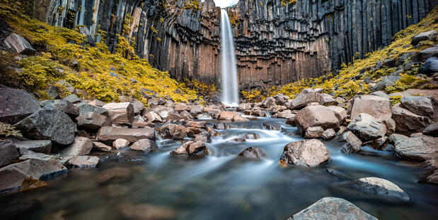 Schwarzer Wasserfall Svartifoss
