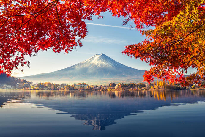 Blick auf den Mount Fuji am Kawaguchiko-See in Japan