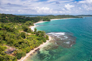 Luftaufnahme der Isla Bastimento in Panama
