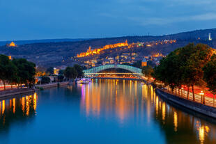 Tiflis bei Nacht