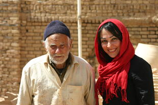 Mann mit verschleierter Frau in Yazd 