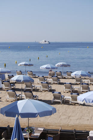 Strand in Cannes