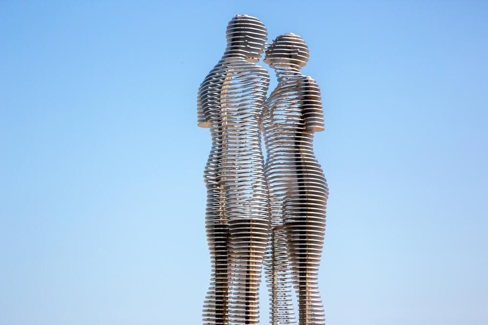 Skulptur von Ali und Nino 