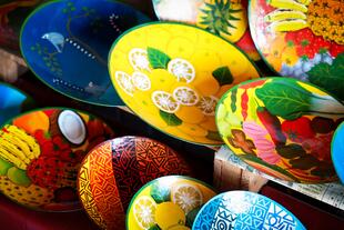 handgemachte Souvenirs auf einem Straßenmarkt in Antananarivo