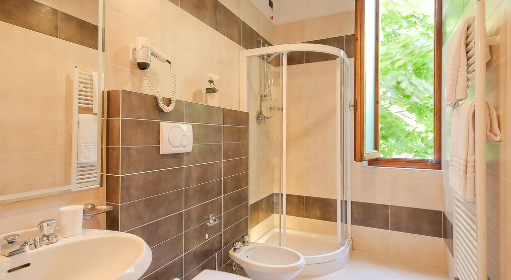 Badezimmer 1