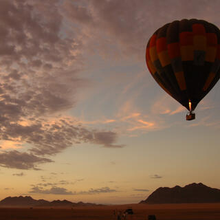 Heißluftballon über Namibia