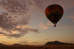 Heißluftballon über Namibia