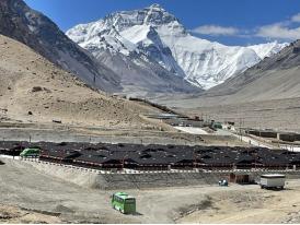 Rongbuk Zeltlager von außen