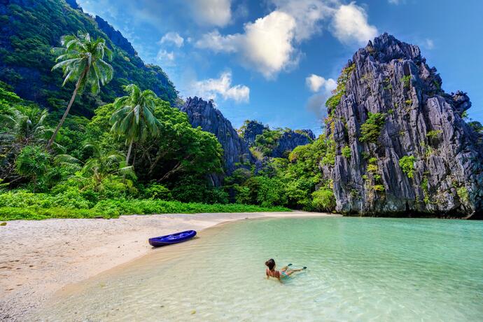 Entspannung am Strand von El Nido auf Palawan