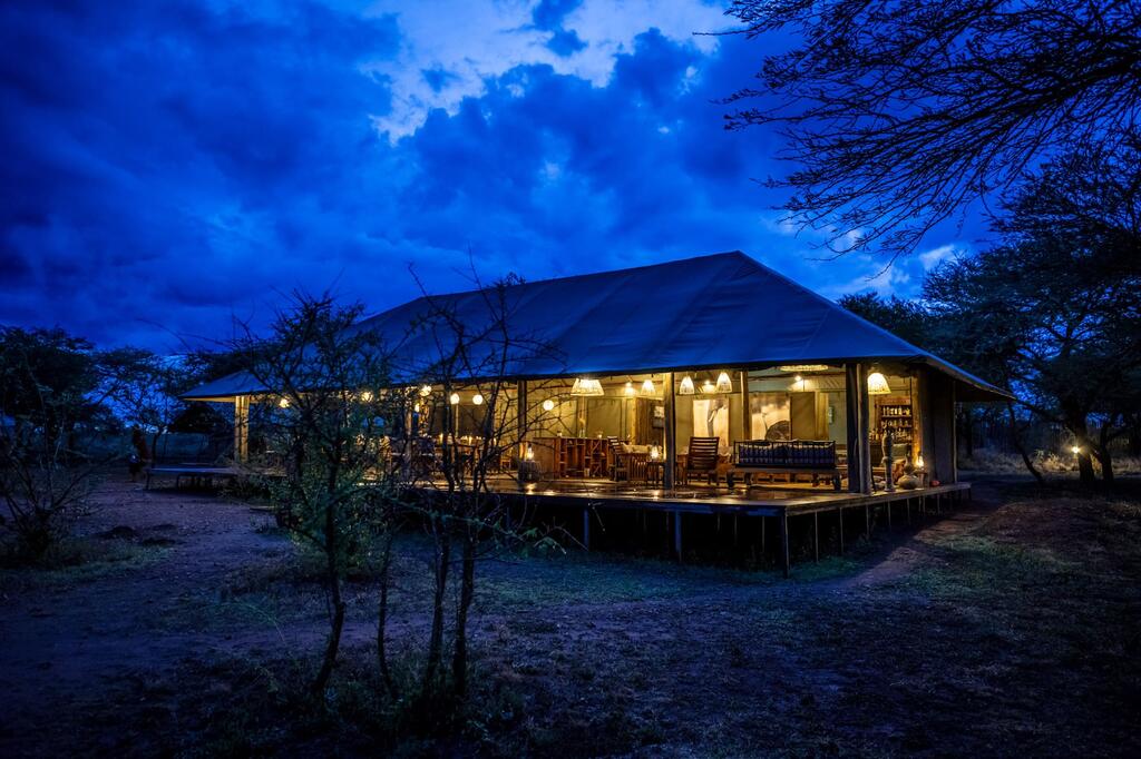 Ronjo Camp in Serengeti