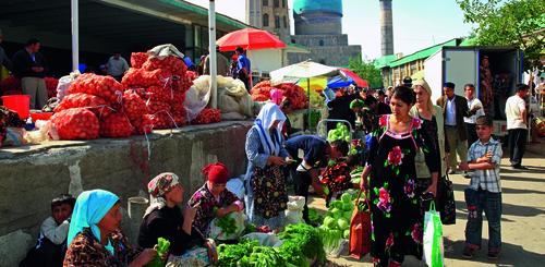 buntes Markttreiben in Samarkand