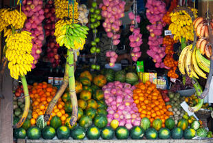 Marktstand mit Obst 
