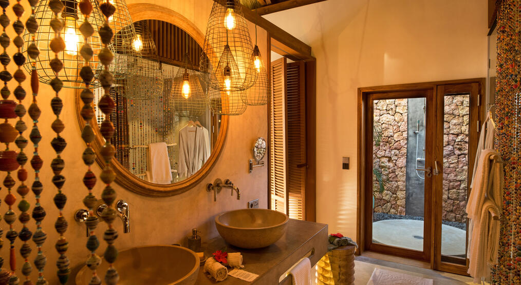 Badezimmer im landestypischen Stil