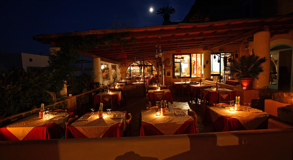 Restaurant im Abendlicht