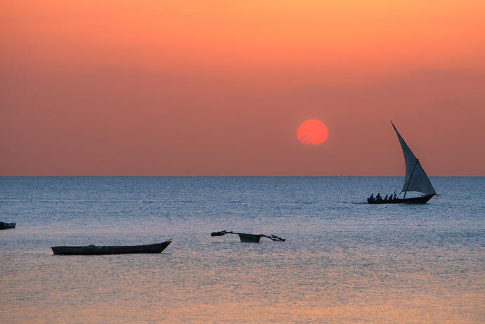 Boote im Sonnenuntergang