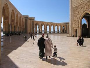 Vorhof der Moschee Hassan II