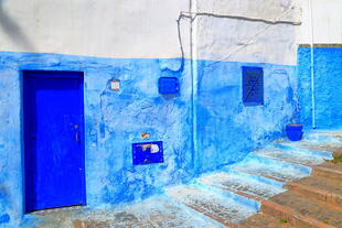Blau-weiße Straße in Kasbah Oudaia