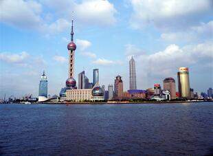 Skyline von Shanghai mit Oriental Pearl Tower