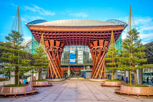 Trommeltor der Kanazawa-Station