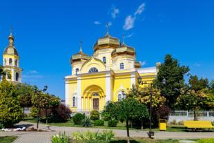 Transnistrien Gelbe Kirche