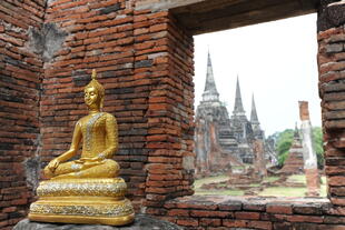 Buddha Statue im Alten Tempel