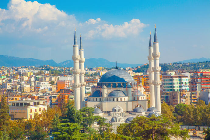 Tirana mit Moschee