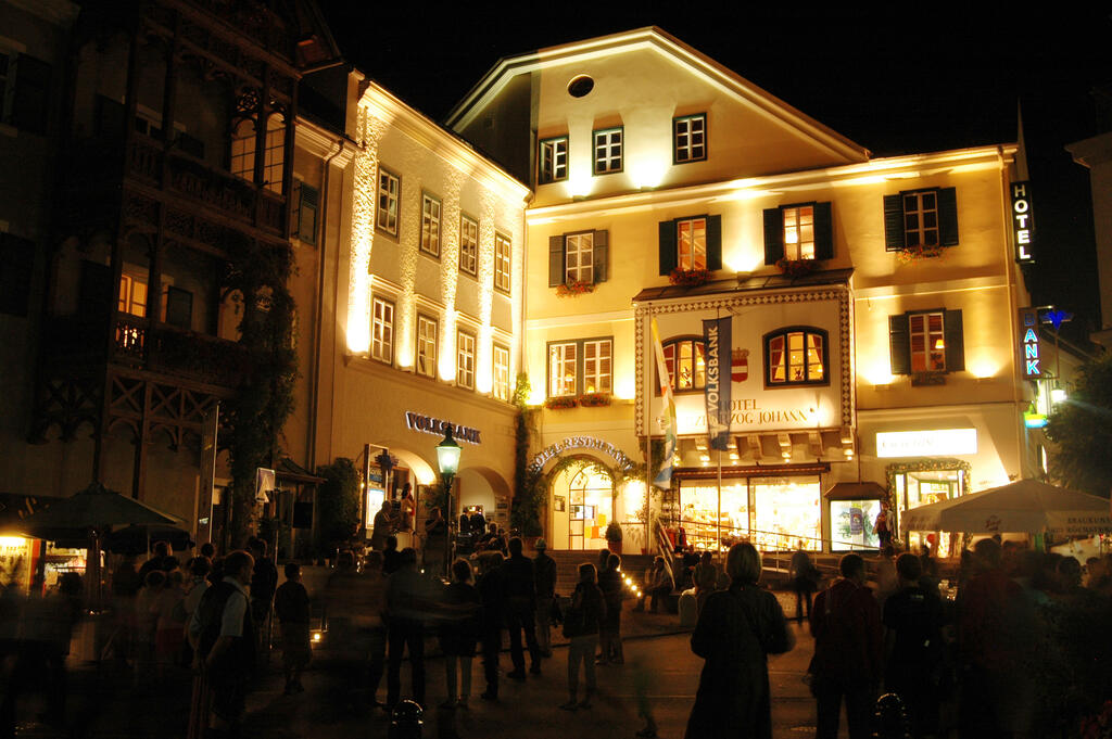 Hotel Erzherzog Johann bei Nacht 