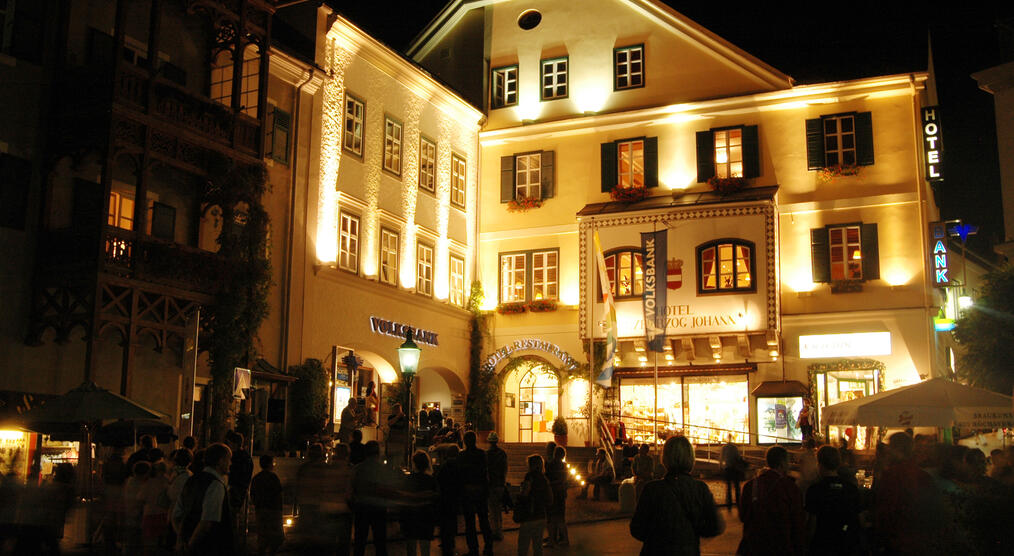 Hotel Erzherzog Johann bei Nacht 