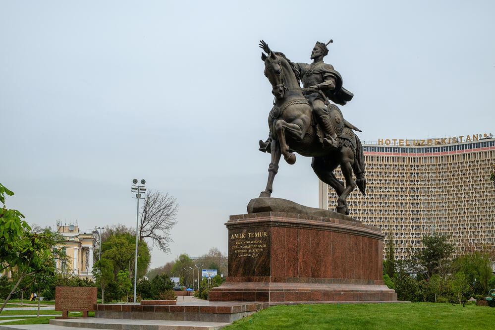 Amir Temur Platz in Taschkent 