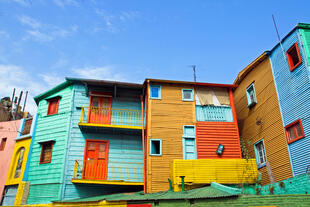 Bunte Wellblechhäuser von La Boca, Buenos Aires