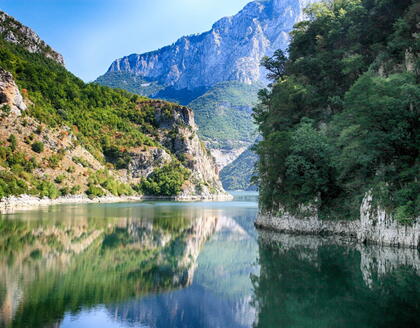 Fluss Drin am Koman See