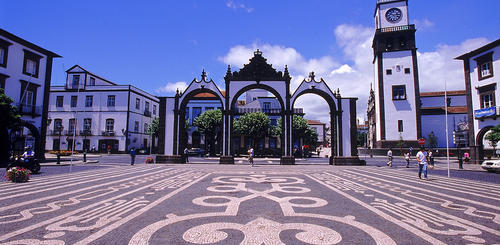 Stadttor auf der Insel Sao Miguel 
