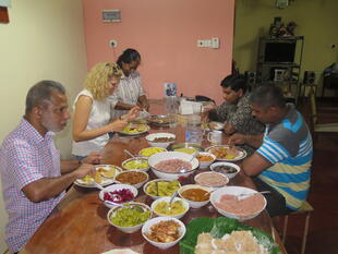 Gemeinsamer Kochabend in Jaffna