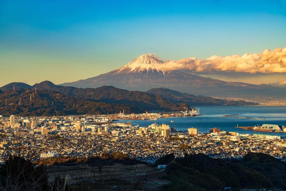Blick auf den Mount Fuji und Shizuoka Stadt