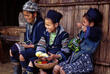 Hmong-Frauen