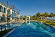 Pool mit Poolbar
