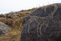 Steinfiguren bei Tscholpon Ata 