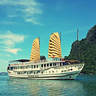 Das Indochina Sails Premium Schiff - VNRLUX