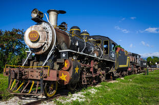 Historische Lokomotive in Trinidad