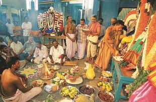 Rituale im Tempel in Puducherry