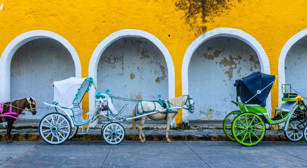 Pferdekutschen in Izmal, Mexiko, SKR Reisen