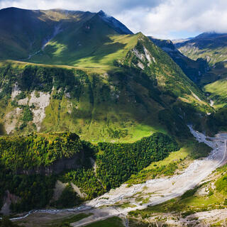 Blick auf die Landschaft an der Georgischen Heerstraße