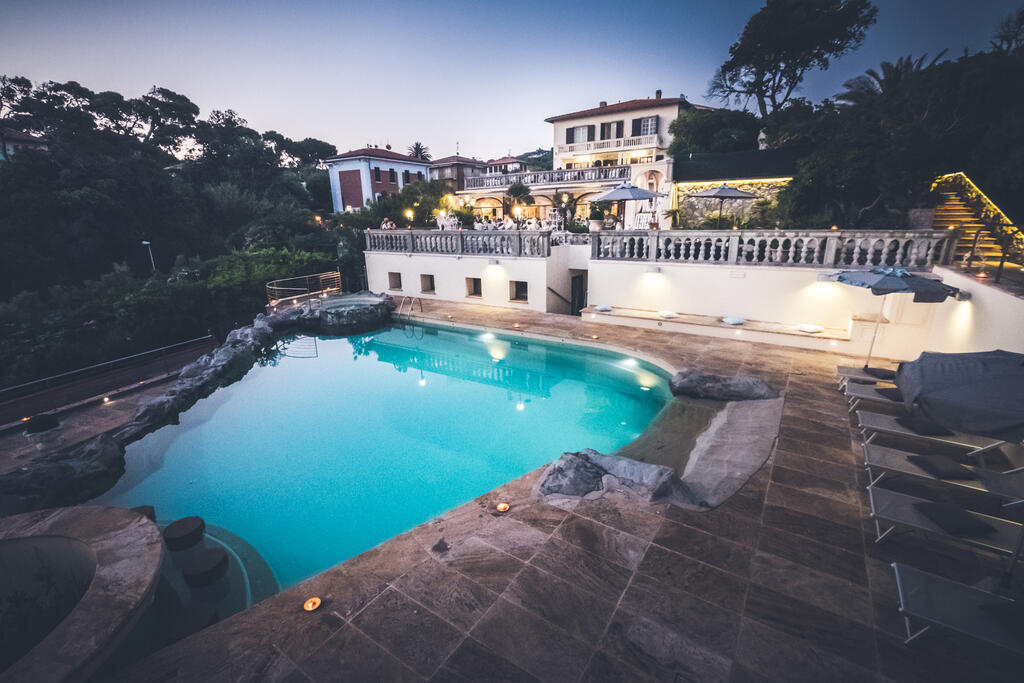 Poolbereich der Villa Margherita
