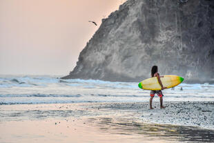 Surfer am Playa Sámara