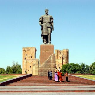 Das Monument des Königs Amir Temur in Schahr-e Sabs