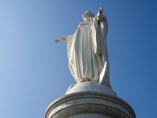 Statue von Jungfrau Maria