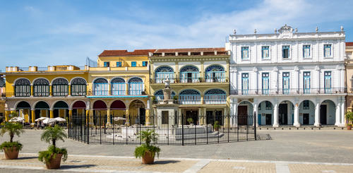 Der Plaza Vieja in Havanna
