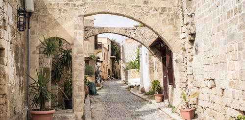 Mittelalterliche Straße in Rhodos-Stadt