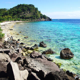 Blaues Wasser vor Apo Island